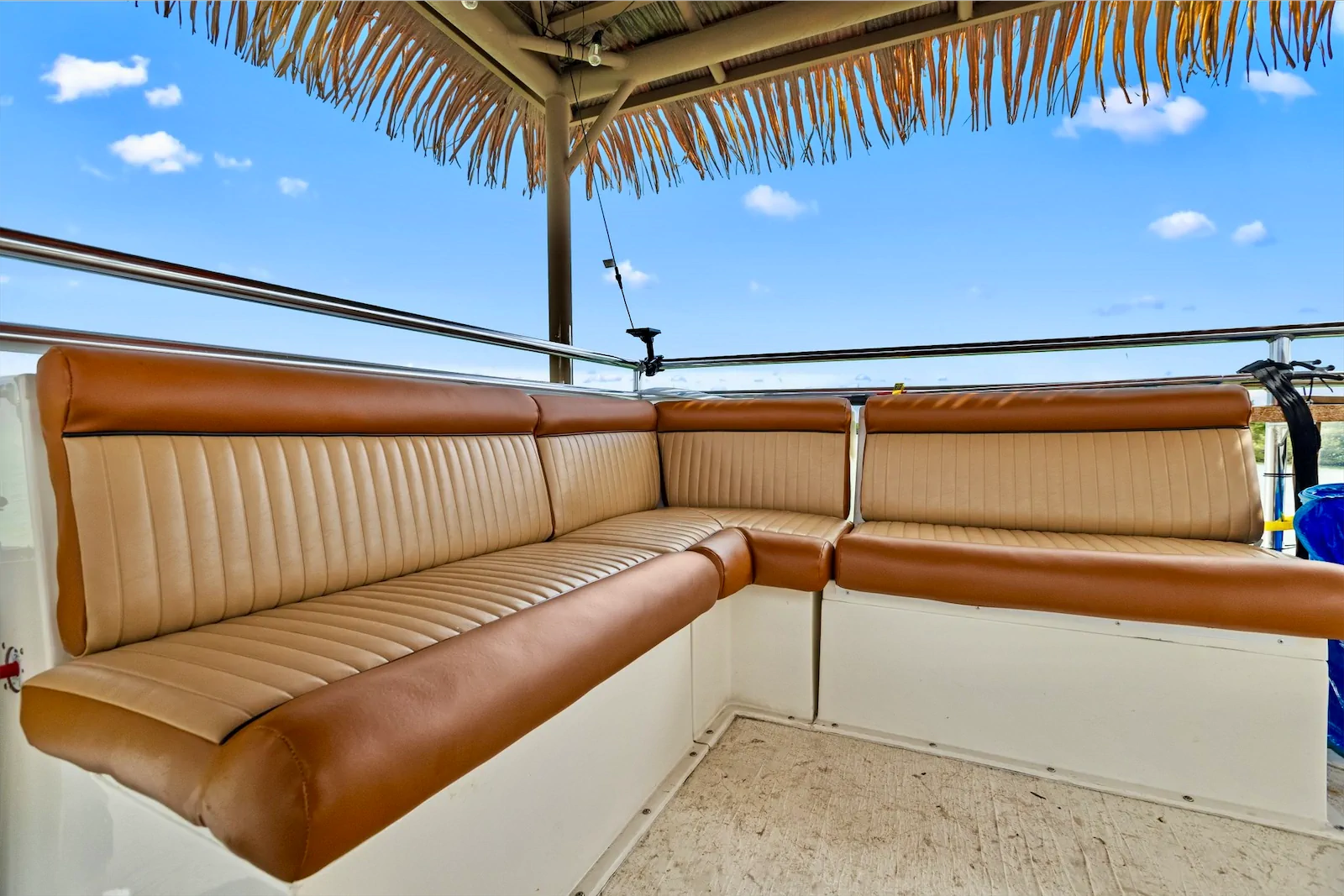 26' Tour Boat - Delray Image 4