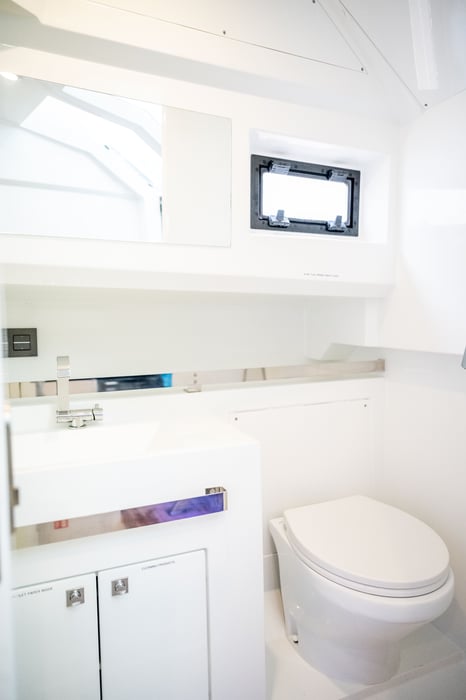 De-Antonio-Chase-Guttman-11