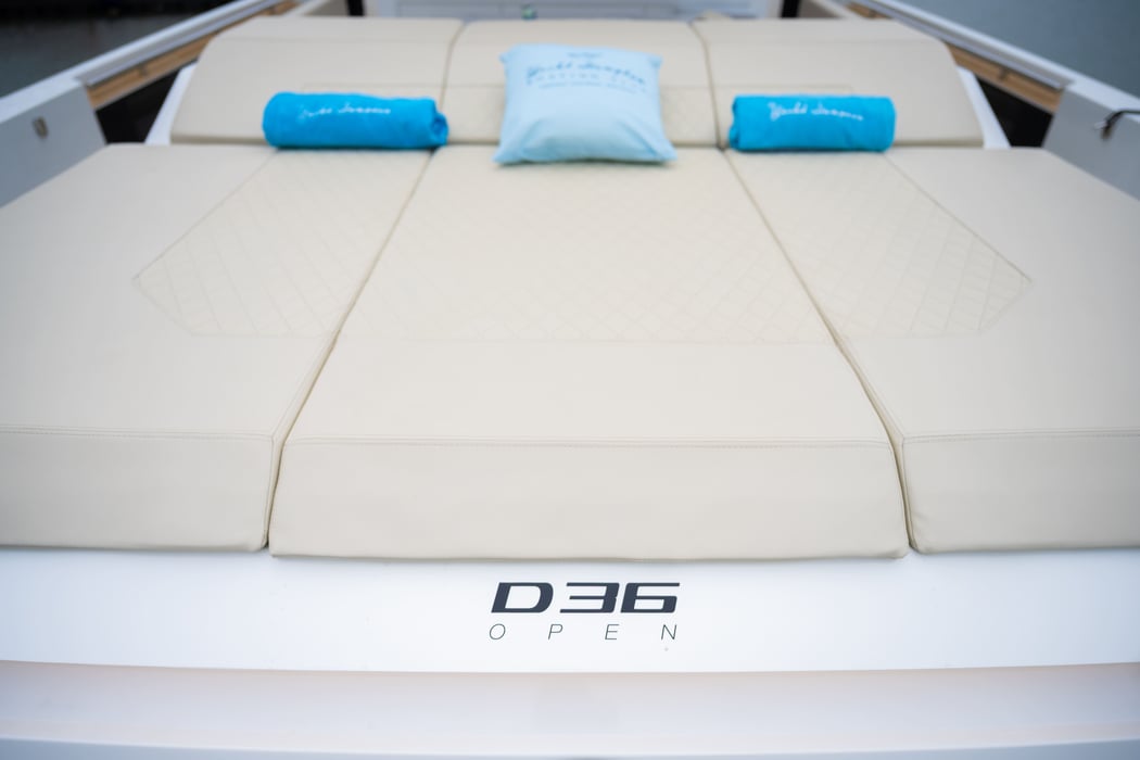 De-Antonio-Chase-Guttman-18