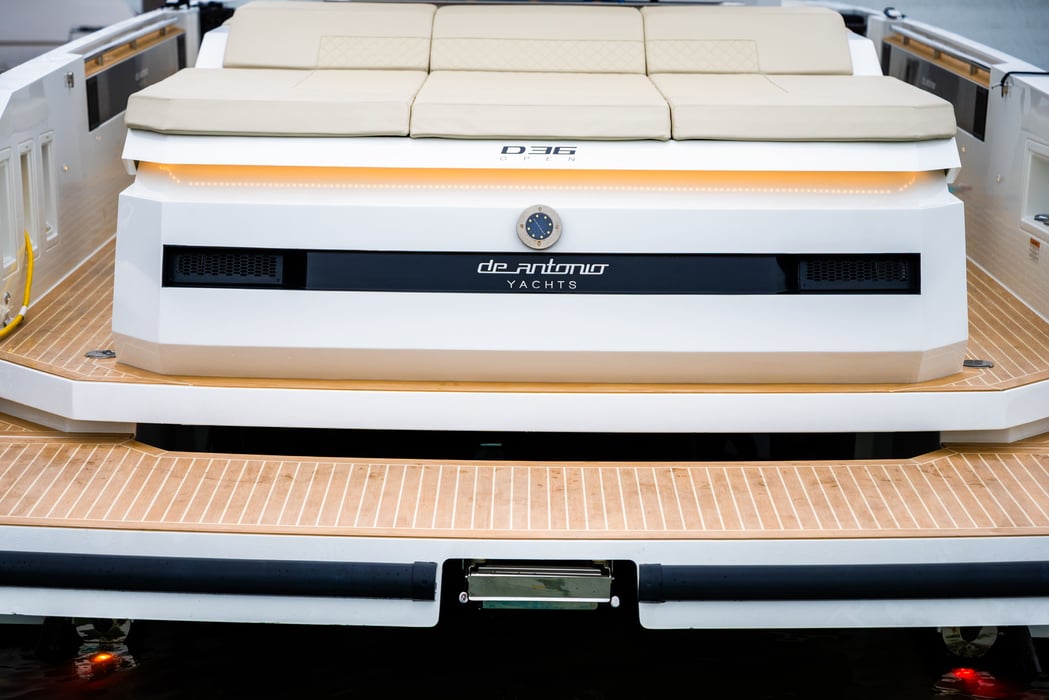 De-Antonio-Chase-Guttman-28