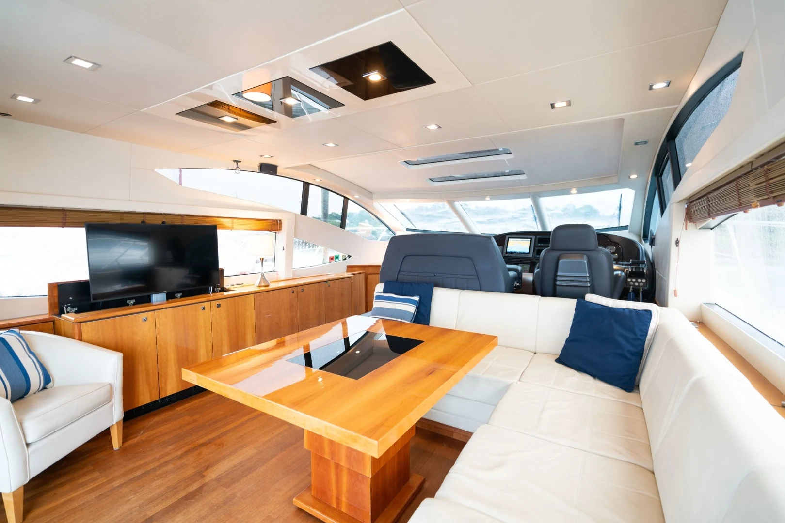 64' Sunseeker Predator - Boca Image 4