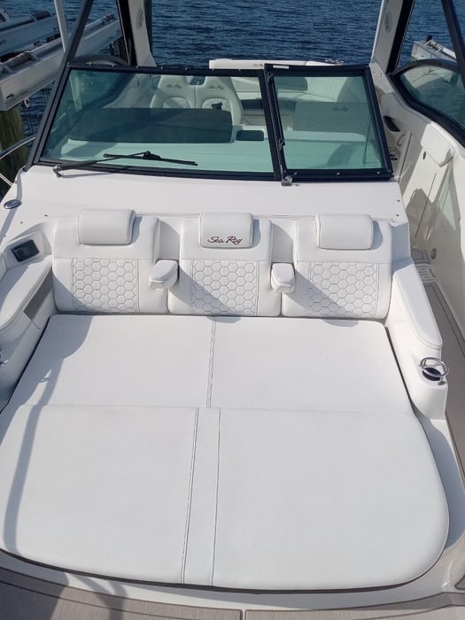 32' 2020 Sea Ray Sundancer - SF