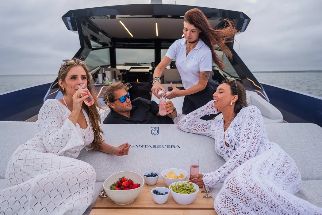 What's an Essential Florida Packing List for Luxury Yacht Outings?